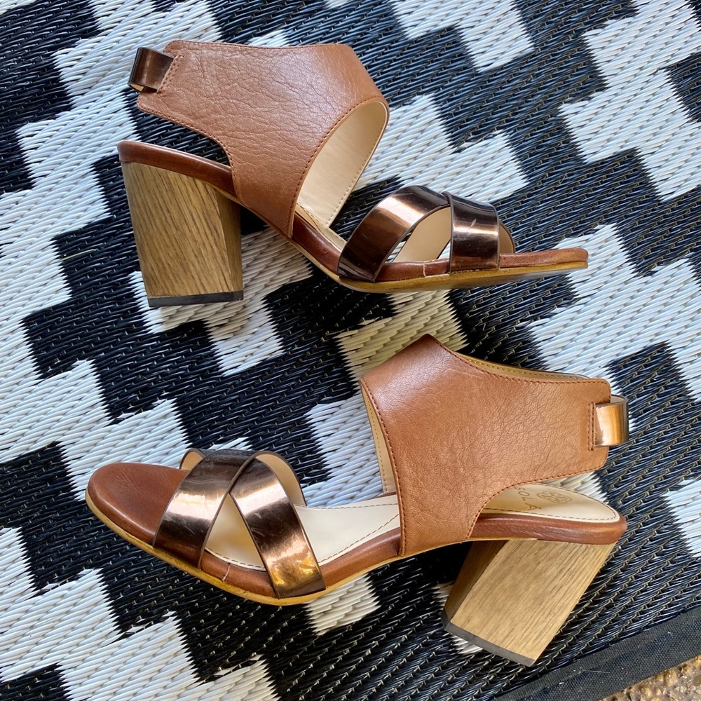 Isola Luciana Heel